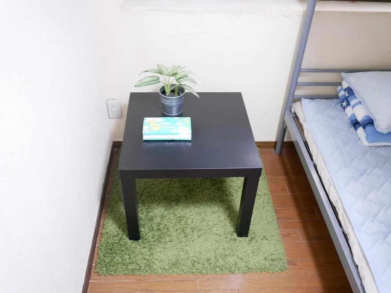 Guest House Twenty-Seven 27 Osaka Japan